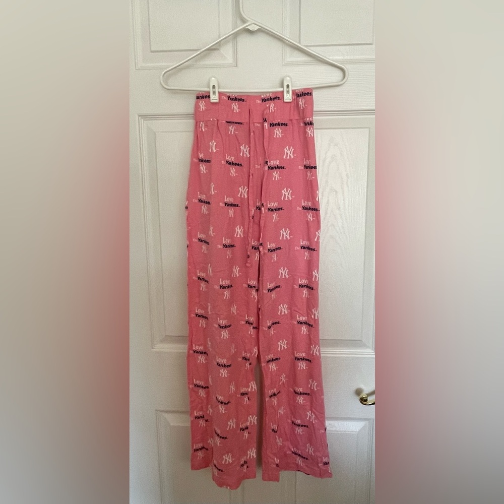 New York Yankees drawstring pajama or lounge pants, never worn